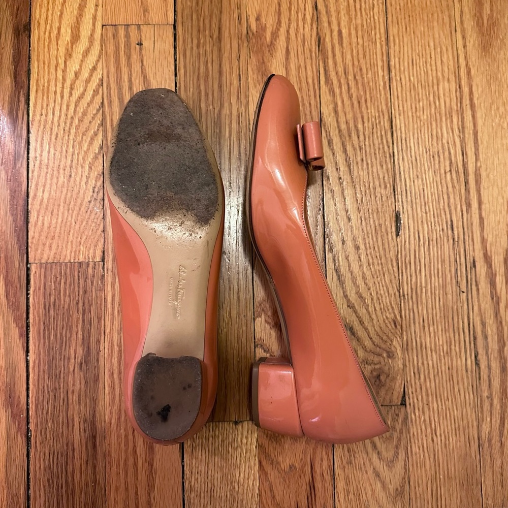 Salvatore Ferragamo Vara Patent leather pumps